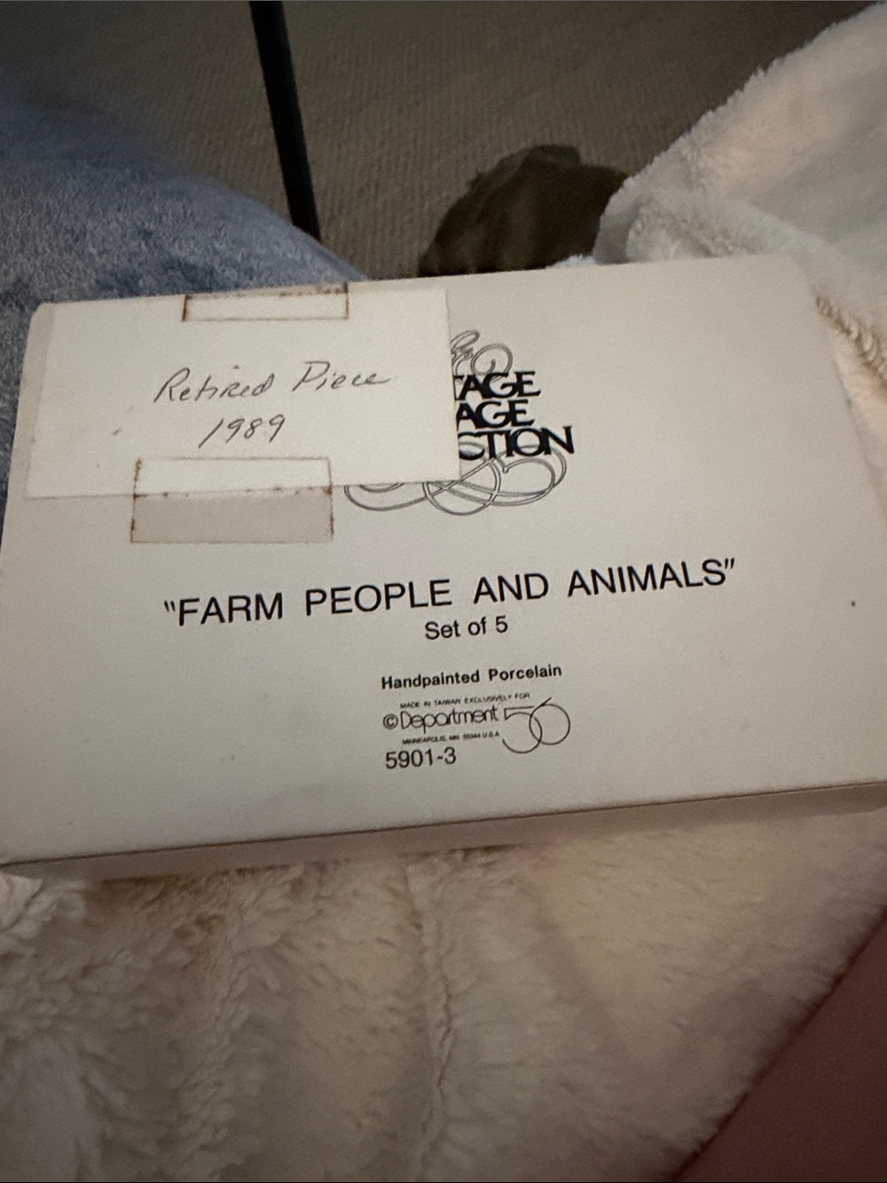 Department 56 White and Black 'Farm People and Animals' Box